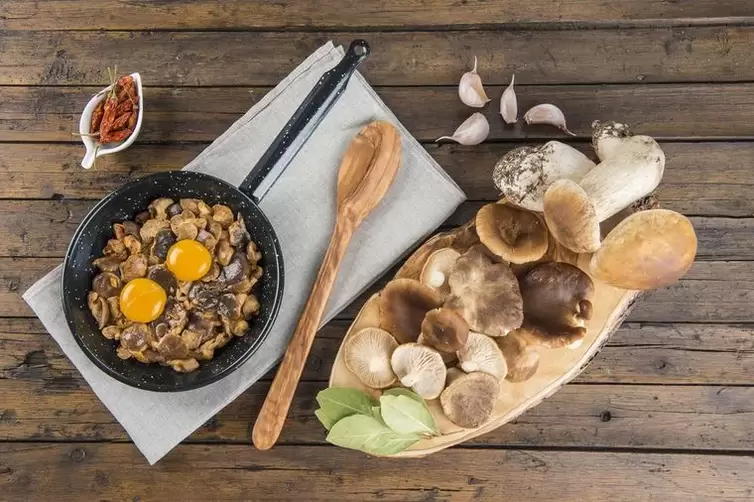 Mushrooms with Eggs for a Carbohydrate Free Diet