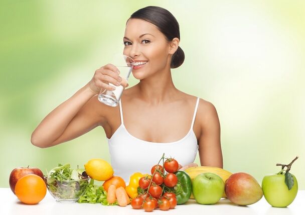 The principle of the water diet is to follow the drinking regime with the use of healthy food